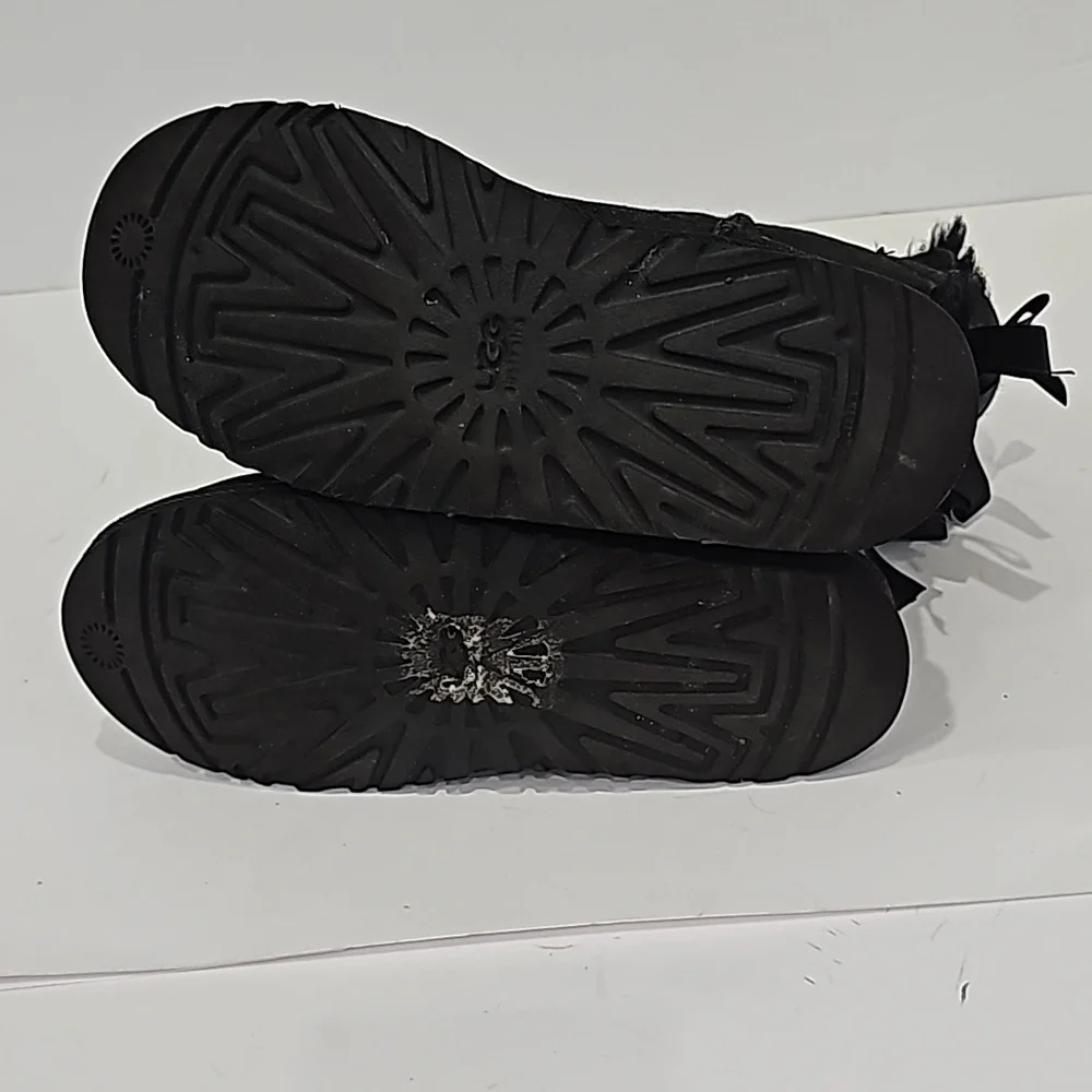 UGG Bailey Bow Black Leather Winter Boots Size 5